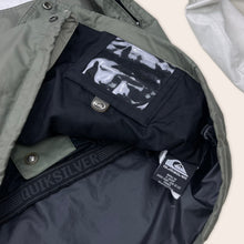 Load image into Gallery viewer, Quicksilver ‘Iceberg Elephant’ Embroidered Centre Logo Three Tone Ski Hooded Parka Jacket - XL