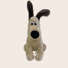 Load image into Gallery viewer, (1989) Wallace & Gromit 10" Gromit Plush Soft Toy By Born to Play