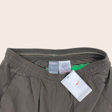 Load image into Gallery viewer, (2007) Women’s NikeFit Court Embroidered Swoosh 3/4 Length Trousers - S