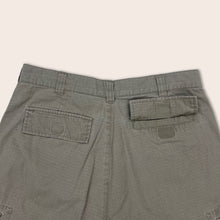 Load image into Gallery viewer, Timberland Embroidered Cargo Shorts - 31”