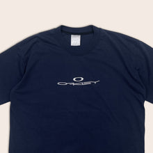 Load image into Gallery viewer, Oakley Spell Out Embroidered Centre Logo T-Shirt - M