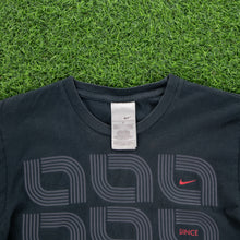 Load image into Gallery viewer, Nike Since 72 Graphic Black T-Shirt - S/M