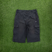 Load image into Gallery viewer, (2007) Nike Fit Small Swoosh Embroidered Adjustable Black Cargo 3/4 Length Shorts - L (34/36”)