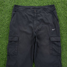 Load image into Gallery viewer, (2007) Nike Fit Small Swoosh Embroidered Adjustable Black Cargo 3/4 Length Shorts - L (34/36”)