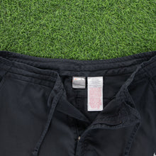 Load image into Gallery viewer, (2007) Nike Fit Small Swoosh Embroidered Adjustable Black Cargo 3/4 Length Shorts - L (34/36”)