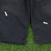 Load image into Gallery viewer, (2007) Nike Fit Small Swoosh Embroidered Adjustable Black Cargo 3/4 Length Shorts - L (34/36”)