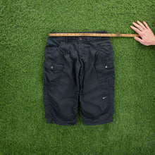 Load image into Gallery viewer, (2008) Women’s Nike Fit Dry Small Swoosh Embroidered Adjustable Black Cargo 3/4 Length Shorts - S (6)