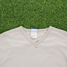 Load image into Gallery viewer, Reebok Centre Logo Graphic V-Neck Grey T-Shirt - M/L