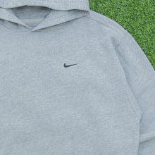 Load image into Gallery viewer, Women’s 2001 Nike Small Swoosh Embroidered Logo Boxy Pullover Grey Hoodie - L (14-16)