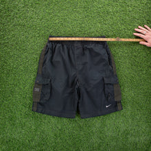 Load image into Gallery viewer, (2006) Nike Randall’s Island Downing Stadium Small Swoosh Embroidered Dark Green Brown Cargo Shorts - L (32-36”)