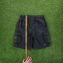 Load image into Gallery viewer, (2006) Nike Randall’s Island Downing Stadium Small Swoosh Embroidered Dark Green Brown Cargo Shorts - L (32-36”)