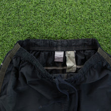 Load image into Gallery viewer, (2006) Nike Randall’s Island Downing Stadium Small Swoosh Embroidered Dark Green Brown Cargo Shorts - L (32-36”)