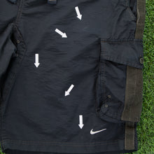 Load image into Gallery viewer, (2006) Nike Randall’s Island Downing Stadium Small Swoosh Embroidered Dark Green Brown Cargo Shorts - L (32-36”)