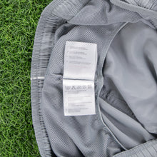 Load image into Gallery viewer, Reebok Small Embroidered Logo Pocket Grey Sports Shorts - L (32-36”)