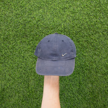 Load image into Gallery viewer, (2005) Nike Heritage ‘86 Metal Swoosh Navy Metallic 6 Panel Cap - One Size