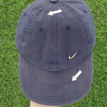 Load image into Gallery viewer, (2005) Nike Heritage ‘86 Metal Swoosh Navy Metallic 6 Panel Cap - One Size