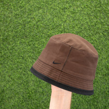 Load image into Gallery viewer, (2001) Nike Small Swoosh Embroidered Contrast Stitch Brown Black Bucket Hat - One Size (M/L)