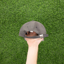Load image into Gallery viewer, (2007) Nike Heritage ‘86 Metal Swoosh Grey Metallic 6 Panel Cap - One Size