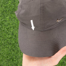 Load image into Gallery viewer, (2007) Nike Heritage ‘86 Metal Swoosh Grey Metallic 6 Panel Cap - One Size