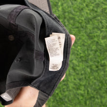 Load image into Gallery viewer, (2007) Nike Heritage ‘86 Metal Swoosh Grey Metallic 6 Panel Cap - One Size