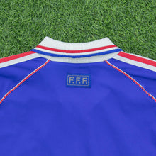 Load image into Gallery viewer, 1995 1997 England Gascoigne 8 Home Football Shirt Size XL Euro 1996 Genuine Original (Copy 6)