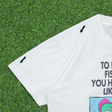 Load image into Gallery viewer, (1993) Drink Like A Fish Rein Designs ‘To Be A Great Fisherman You Have To Think Like A Fish, Or, Is It Drink Like A Fish?’ Screen Stars Joke Graphic Single Stitch T-Shirt - M/L