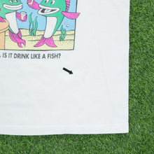 Load image into Gallery viewer, (1993) Drink Like A Fish Rein Designs ‘To Be A Great Fisherman You Have To Think Like A Fish, Or, Is It Drink Like A Fish?’ Screen Stars Joke Graphic Single Stitch T-Shirt - M/L