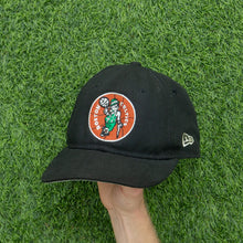 Load image into Gallery viewer, 2008 Boston Celtics NBA Finals Champions 17th Title Commemorative New Era Hardwood Classics 9Fifty Collectible Two Tone 6-Panel Snapback Cap - One Size