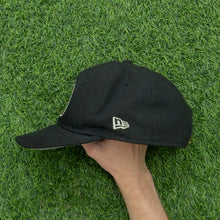 Load image into Gallery viewer, 2008 Boston Celtics NBA Finals Champions 17th Title Commemorative New Era Hardwood Classics 9Fifty Collectible Two Tone 6-Panel Snapback Cap - One Size