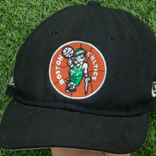 Load image into Gallery viewer, 2008 Boston Celtics NBA Finals Champions 17th Title Commemorative New Era Hardwood Classics 9Fifty Collectible Two Tone 6-Panel Snapback Cap - One Size