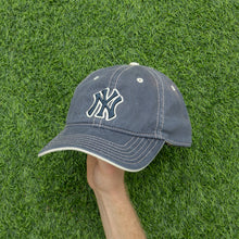 Load image into Gallery viewer, New York Yankees Embroidered Reverse Contrast Stitch New Era MLB 6-Panel Cap - One Size