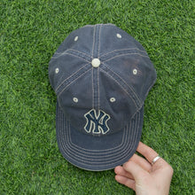 Load image into Gallery viewer, New York Yankees Embroidered Reverse Contrast Stitch New Era MLB 6-Panel Cap - One Size