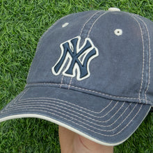 Load image into Gallery viewer, New York Yankees Embroidered Reverse Contrast Stitch New Era MLB 6-Panel Cap - One Size