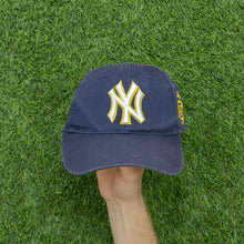 Load image into Gallery viewer, New York Yankees Uncle Sam Top Hat Embroidered MLB Major League Baseball Two Tone 6-Panel Cap - One Size