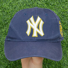 Load image into Gallery viewer, New York Yankees Uncle Sam Top Hat Embroidered MLB Major League Baseball Two Tone 6-Panel Cap - One Size