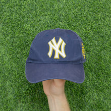 Load image into Gallery viewer, New York Yankees Uncle Sam Top Hat Embroidered MLB Major League Baseball Two Tone 6-Panel Cap - One Size