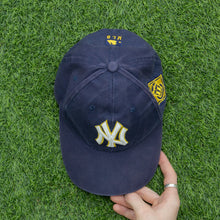 Load image into Gallery viewer, New York Yankees Uncle Sam Top Hat Embroidered MLB Major League Baseball Two Tone 6-Panel Cap - One Size