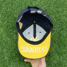 Load image into Gallery viewer, New York Yankees Uncle Sam Top Hat Embroidered MLB Major League Baseball Two Tone 6-Panel Cap - One Size