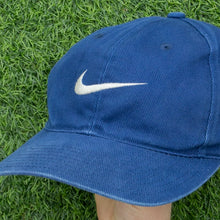 Load image into Gallery viewer, 1997 Nike Swoosh Embroidered Navy Two Tone 6-Panel Snapback Cap - One Size