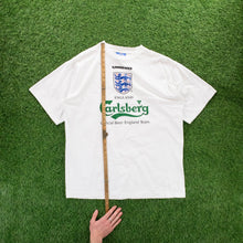 Load image into Gallery viewer, (1996) England Umbro Carlsberg Promotional Graphic Football T-Shirt - XL/XXL