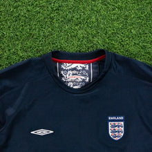 Load image into Gallery viewer, 2004/06 England Umbro Training Football Shirt - XXL