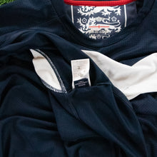 Load image into Gallery viewer, 2004/06 England Umbro Training Football Shirt - XXL