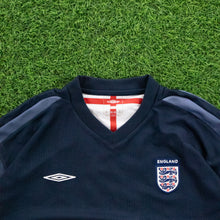 Load image into Gallery viewer, 2004/05 England Umbro Training Football Shirt - L