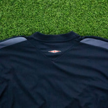 Load image into Gallery viewer, 2004/05 England Umbro Training Football Shirt - L