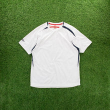 Load image into Gallery viewer, 2004/06 England Umbro Training Football Shirt - L