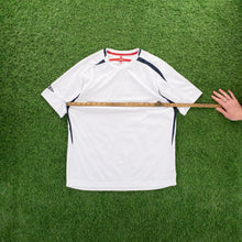 Load image into Gallery viewer, 2004/06 England Umbro Training Football Shirt - L