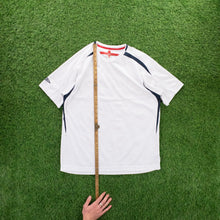 Load image into Gallery viewer, 2004/06 England Umbro Training Football Shirt - L