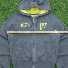Load image into Gallery viewer, Women’s 2004 Nike Spell Out Small Swoosh Embroidered Cross Country Team Competition Graphic Zip Up Grey Hoodie - M (10-12)