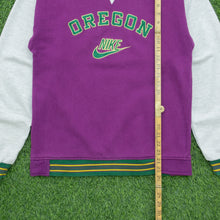 Load image into Gallery viewer, 1990 Nike Oregon USA Spell Out Embroidered Swoosh Logo Raglan Mock Crewneck Purple Sweatshirt - S