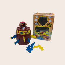 Load image into Gallery viewer, (1975) Blackbeard Crisis One Shot (Pop-Up Pirate) Japanese Collectable Game By Takara Tomy